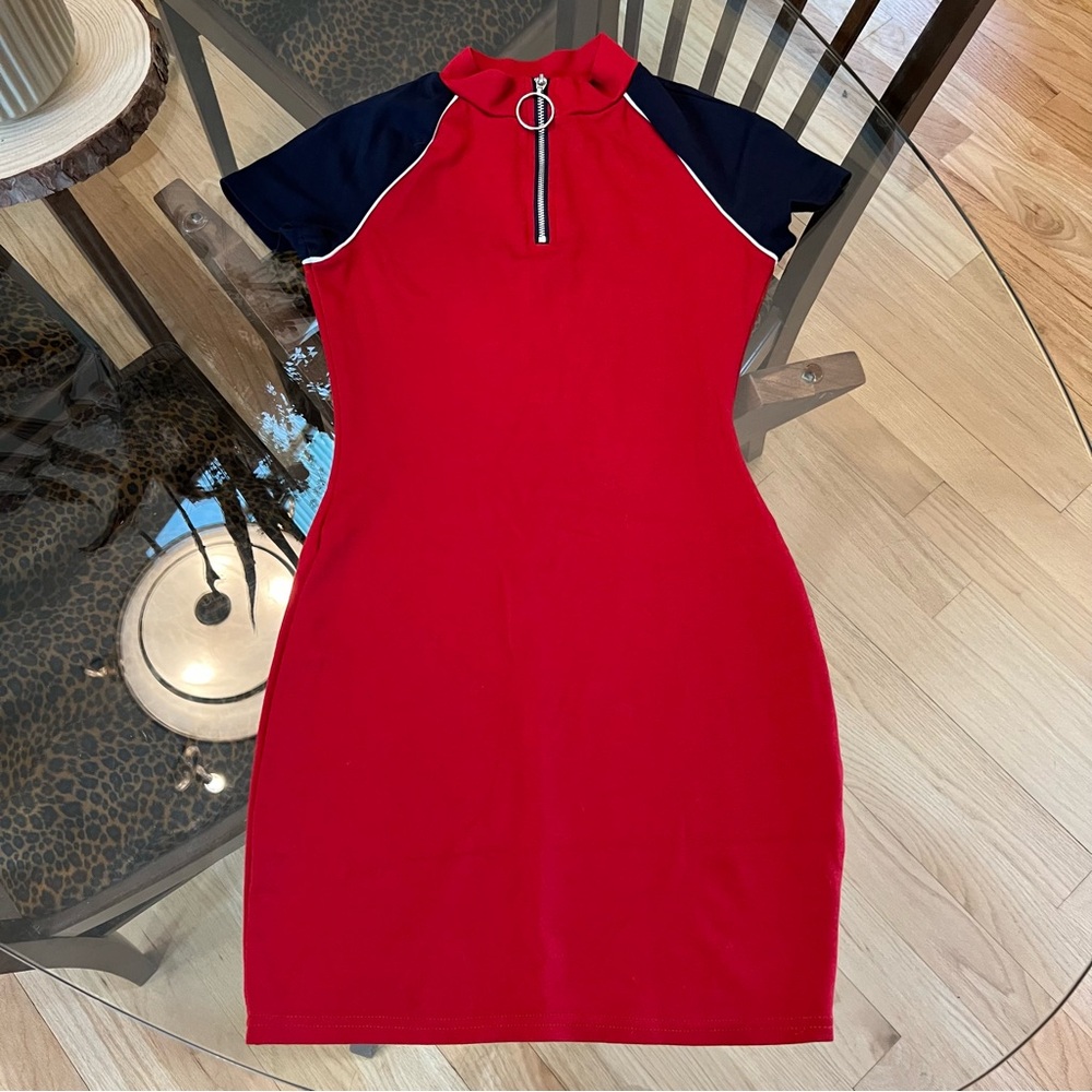 Bodycon mini dress with zip closure